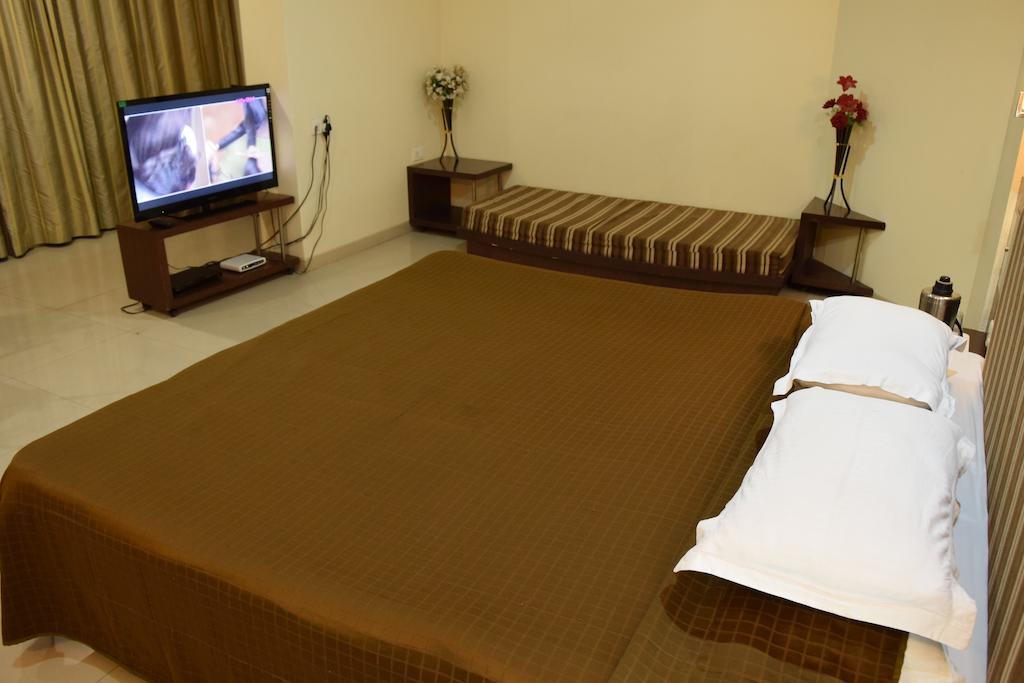 Jai Residency Hotel Gandhidham Room photo