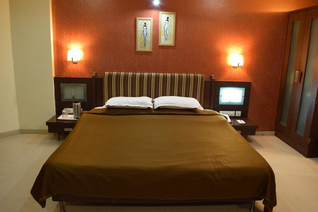 Jai Residency Hotel Gandhidham Room photo